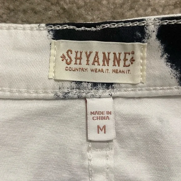 NWT Women’s Shyanne Black and White Tie Dye Print Jean Denim Mini Skirt Size M - Picture 9 of 10